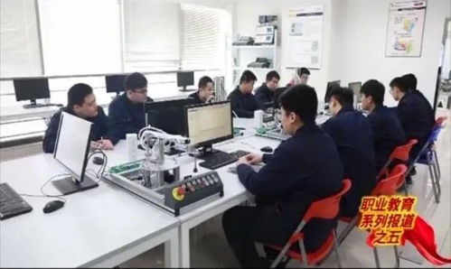 把握政策機(jī)遇，提升職業(yè)教育服務(wù)經(jīng)濟(jì)社會(huì)發(fā)展能力——社會(huì)經(jīng)濟(jì)咨詢服務(wù)的視角與路徑